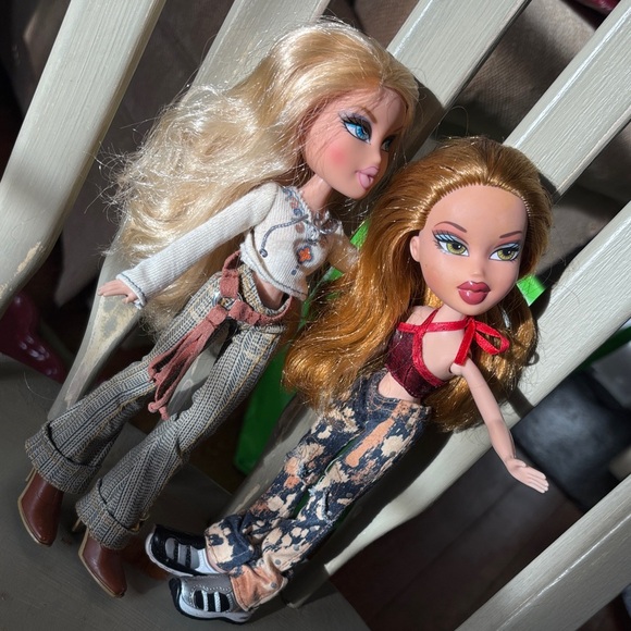 MGA Entertainment Other - 2001 Bratz Fashion Dolls with Blonde Hair